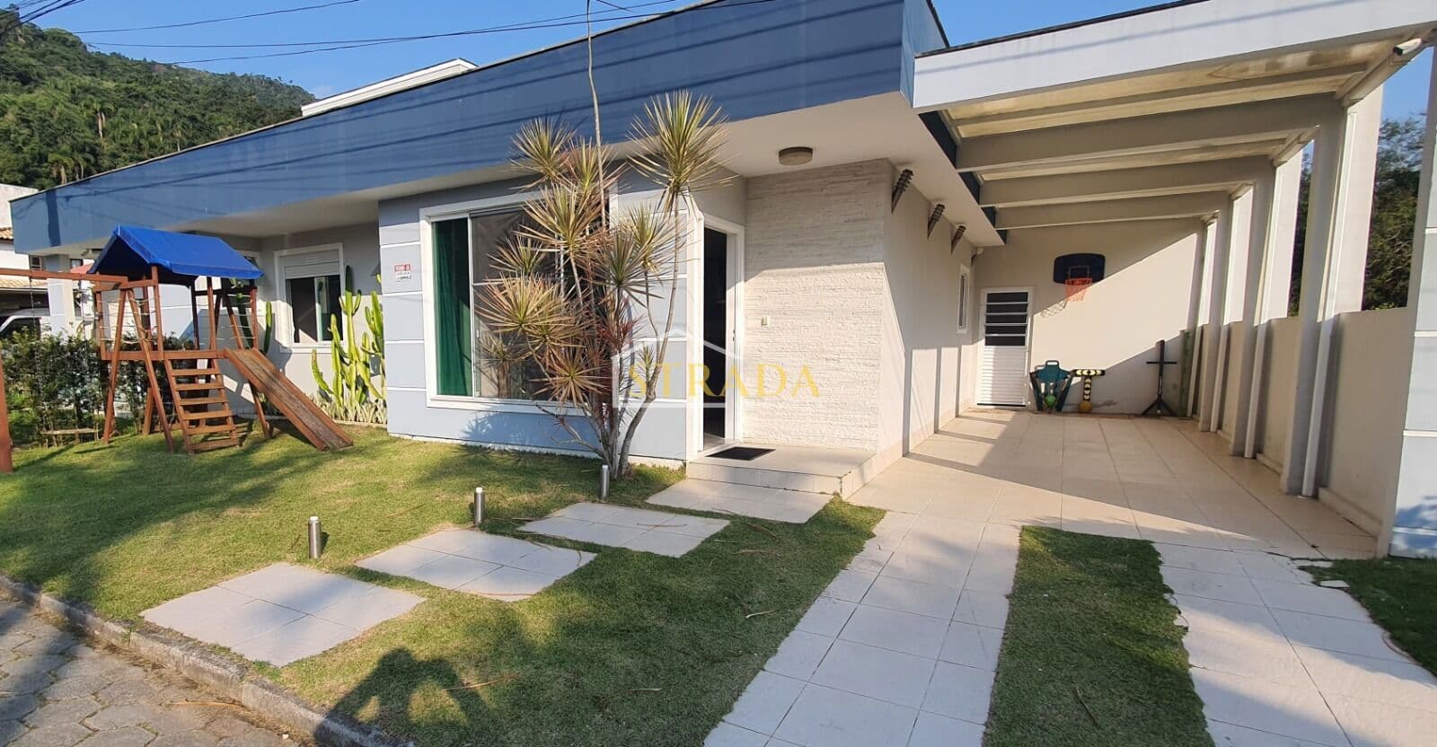 Casa de Alto Padrão à Venda na Cachoeira do Bom Jesus – Florianópolis-SC