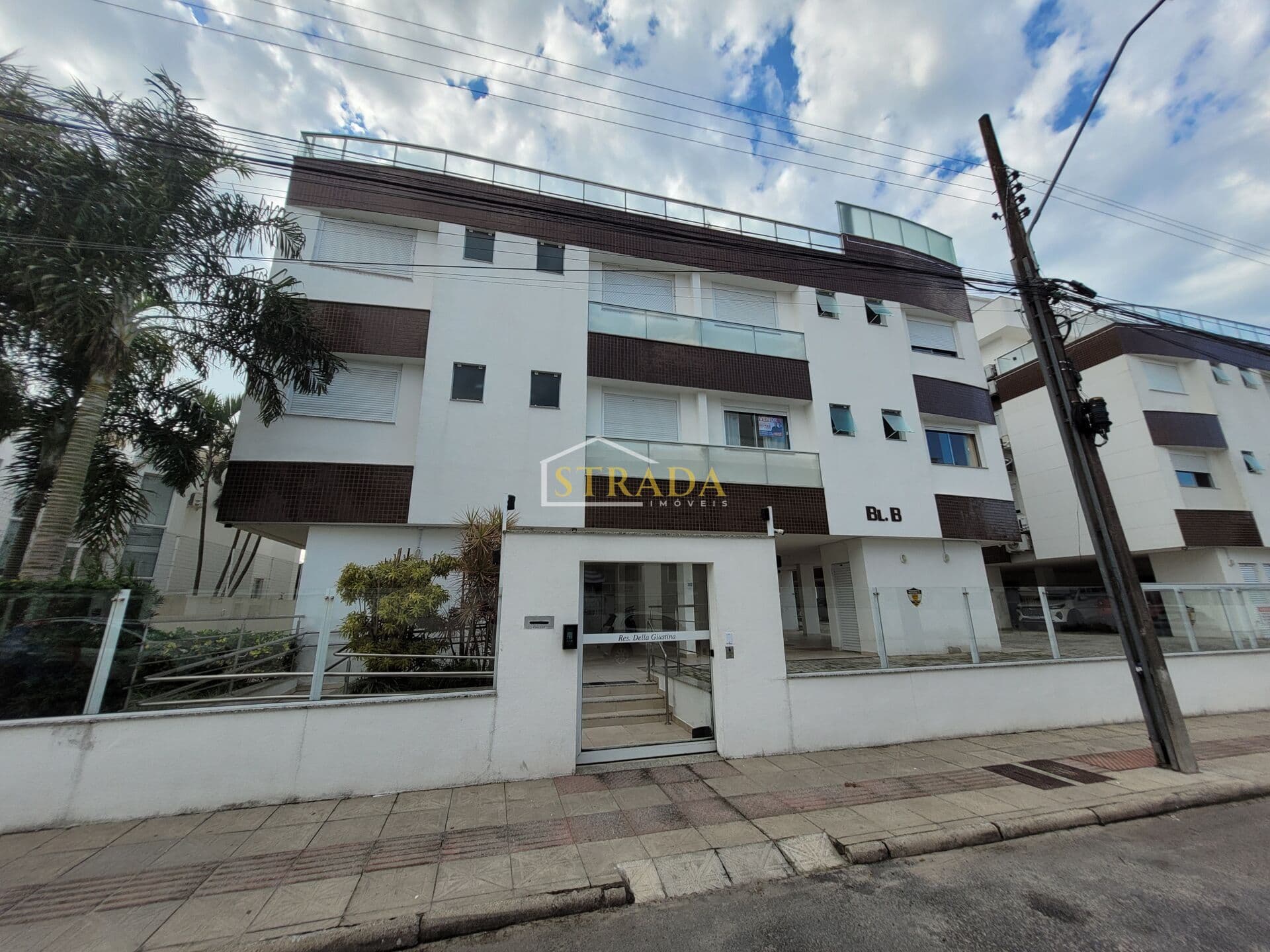 Apartamento com Três dormitorios
