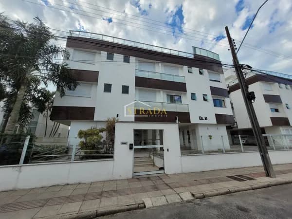 Apartamento com Três dormitorios