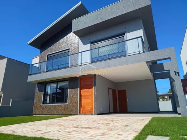 Casa em Florianópolis - São João do Rio Vermelho