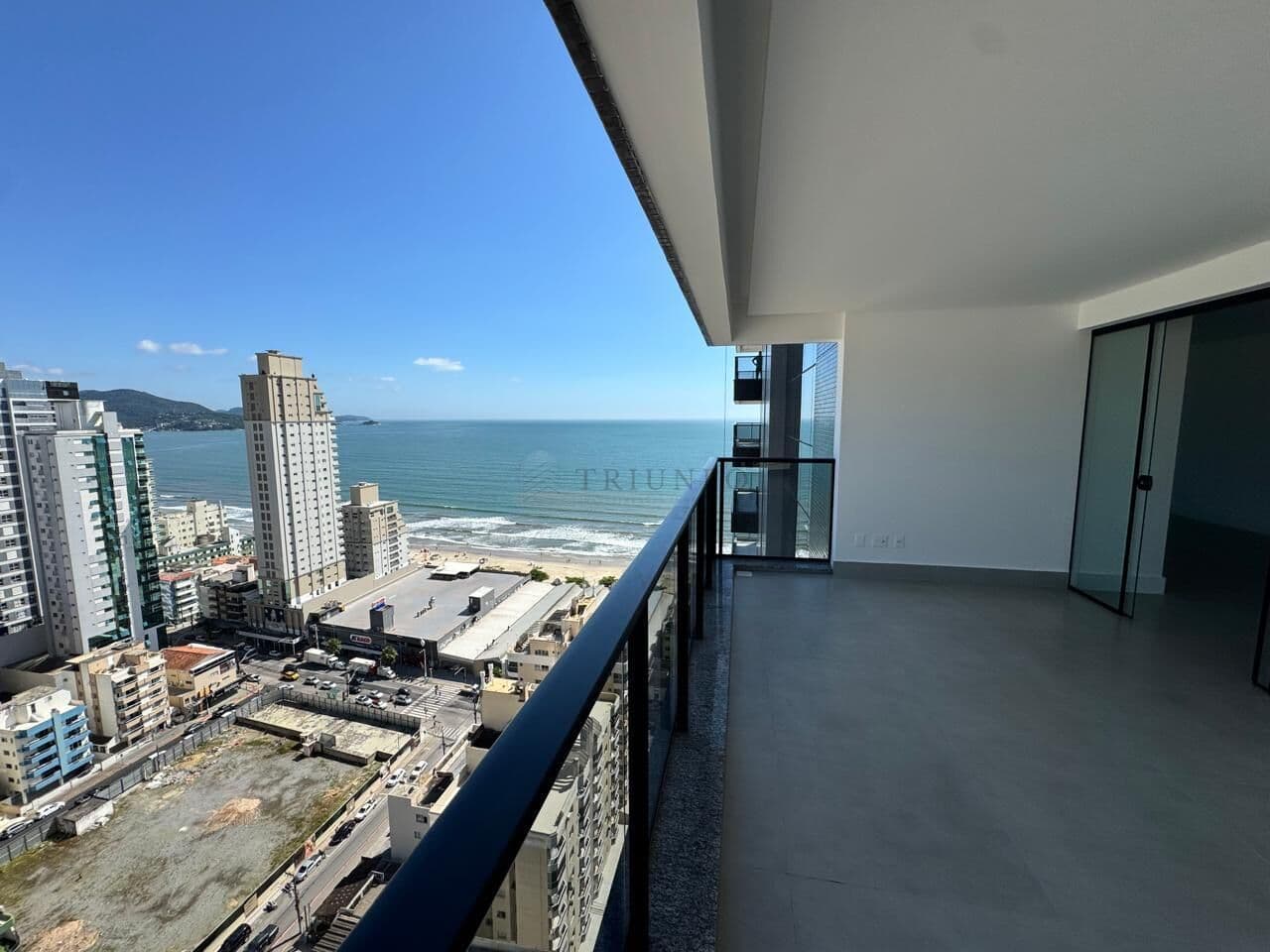Apartamento Alto Padrão em Meia Praia, Itapema/SC