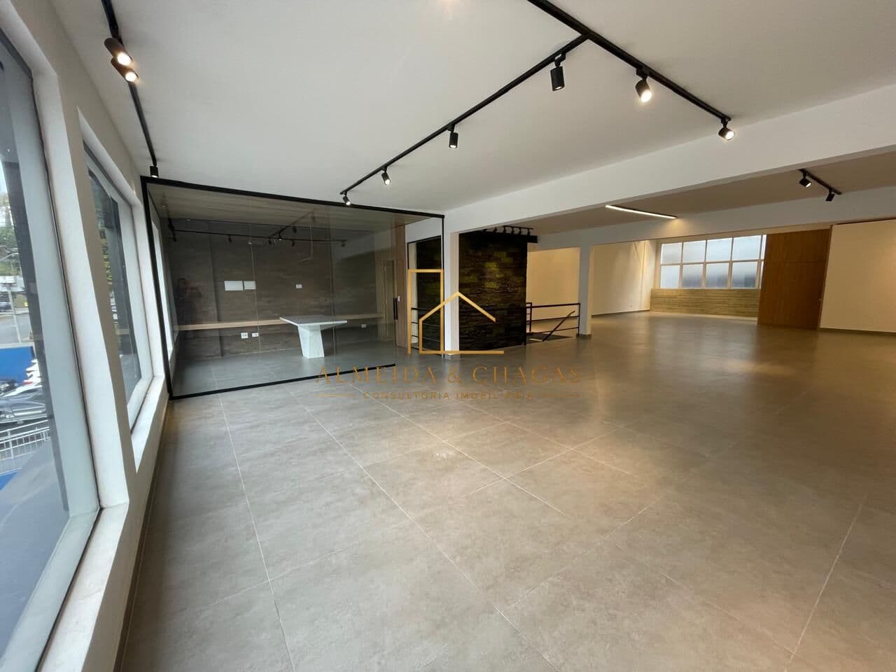 Loja Ponto Comercial na Alameda Araguaia