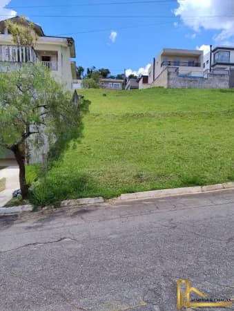 Condomínio Valville 1