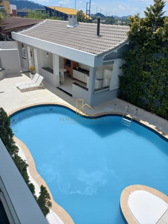 Casa em Santana de Parnaíba - Alphaville