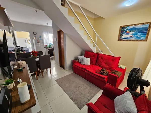 Casa com Garagem em Nilópolis