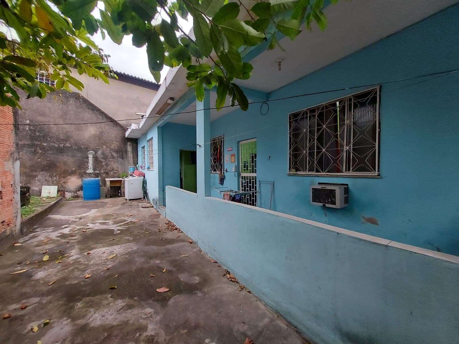 Casa Com Amplo Terreno em Nilópolis