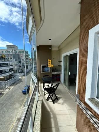 Apartamento com 3 dormitórios á venda na praia de Bombas, Bombinhas/SC