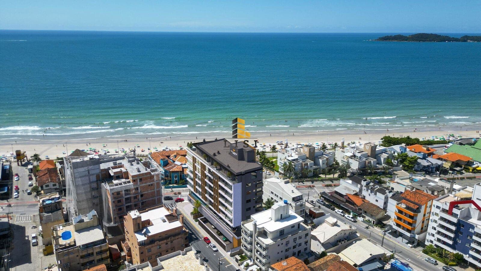 Oportunidade de adquirir seu imóvel na praia de Bombas, Bombinhas/SC.