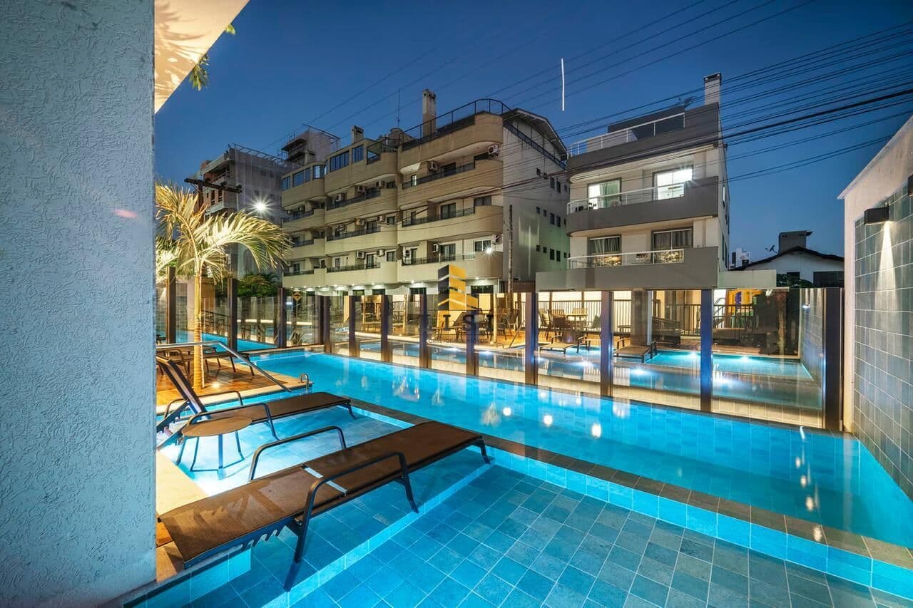 Apartamento Alto Padrão à venda na praia de Bombas.