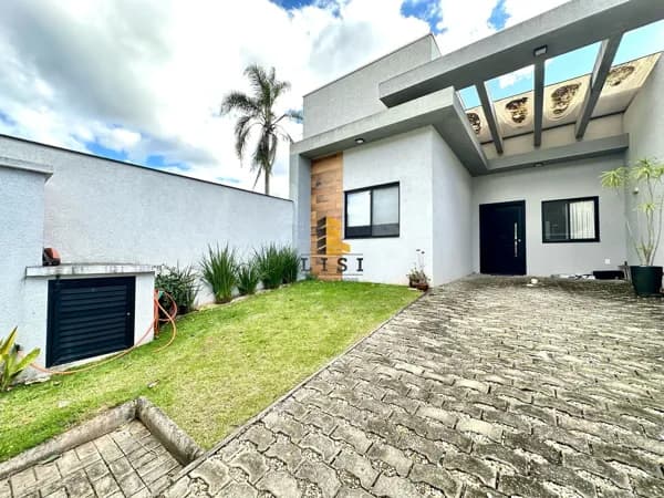 Casa á venda em Bombinhas/SC.