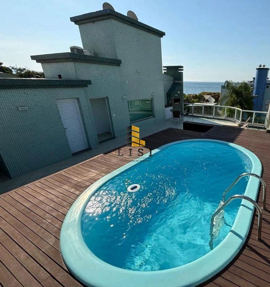 Cobertura com piscina vista mar á venda na praia de Bombinhas/SC