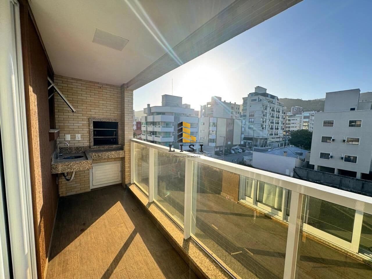 Apartamento com 3 dormitórios à venda na praia de Bombas, Bombinhas/SC