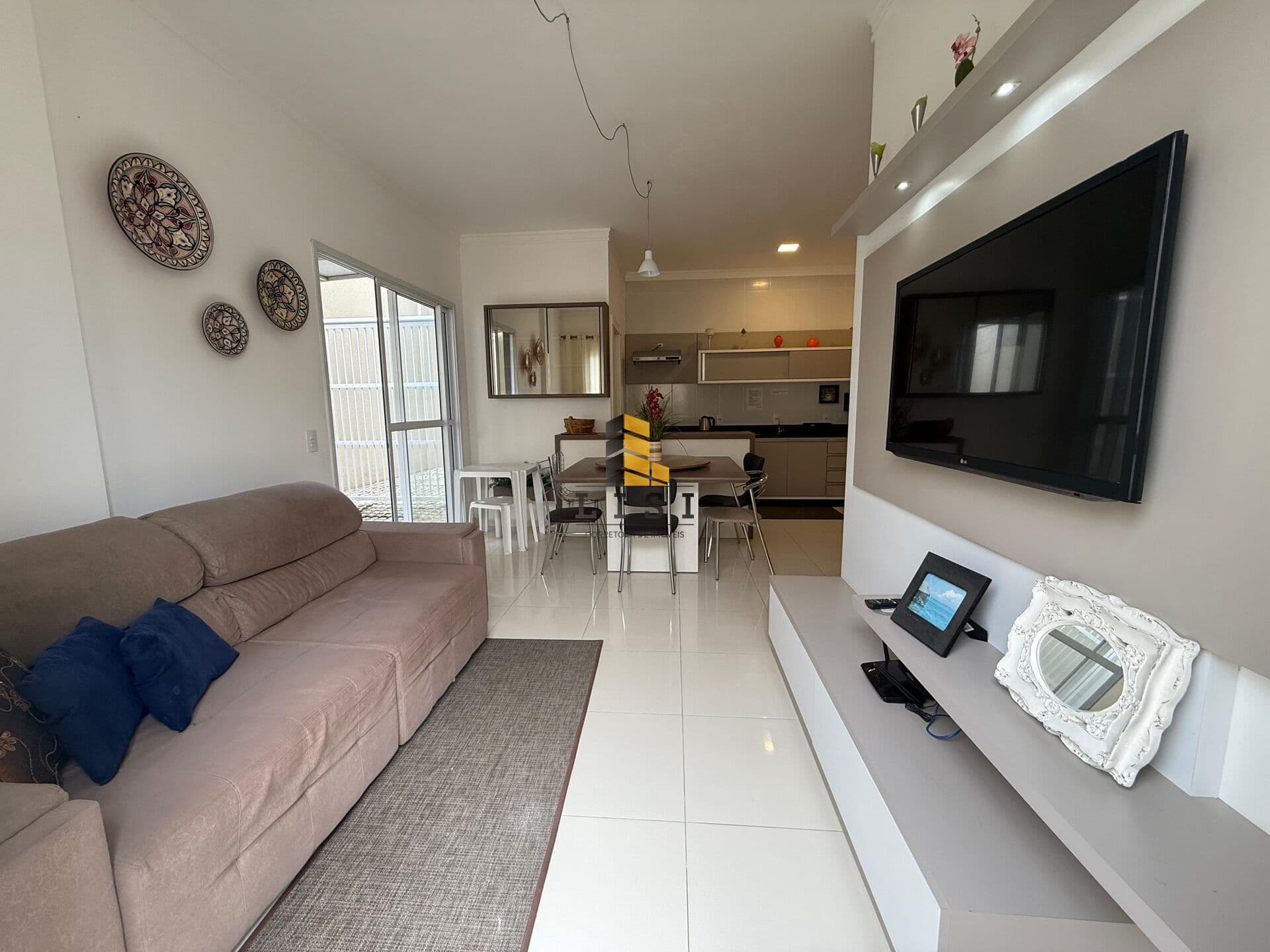Apartamento Garden à venda fica à 300 metros da praia de Mariscal, Bombinhas/SC