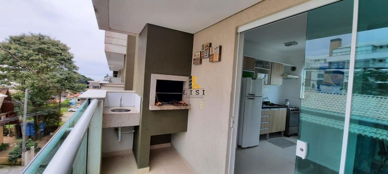 Apartamento à 100 metros da praia de Bombinhas à venda.
