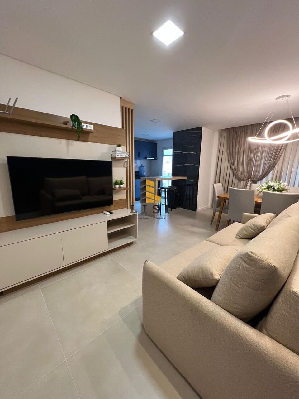 Apartamento Mobiliado á venda próximo á praia do Mariscal