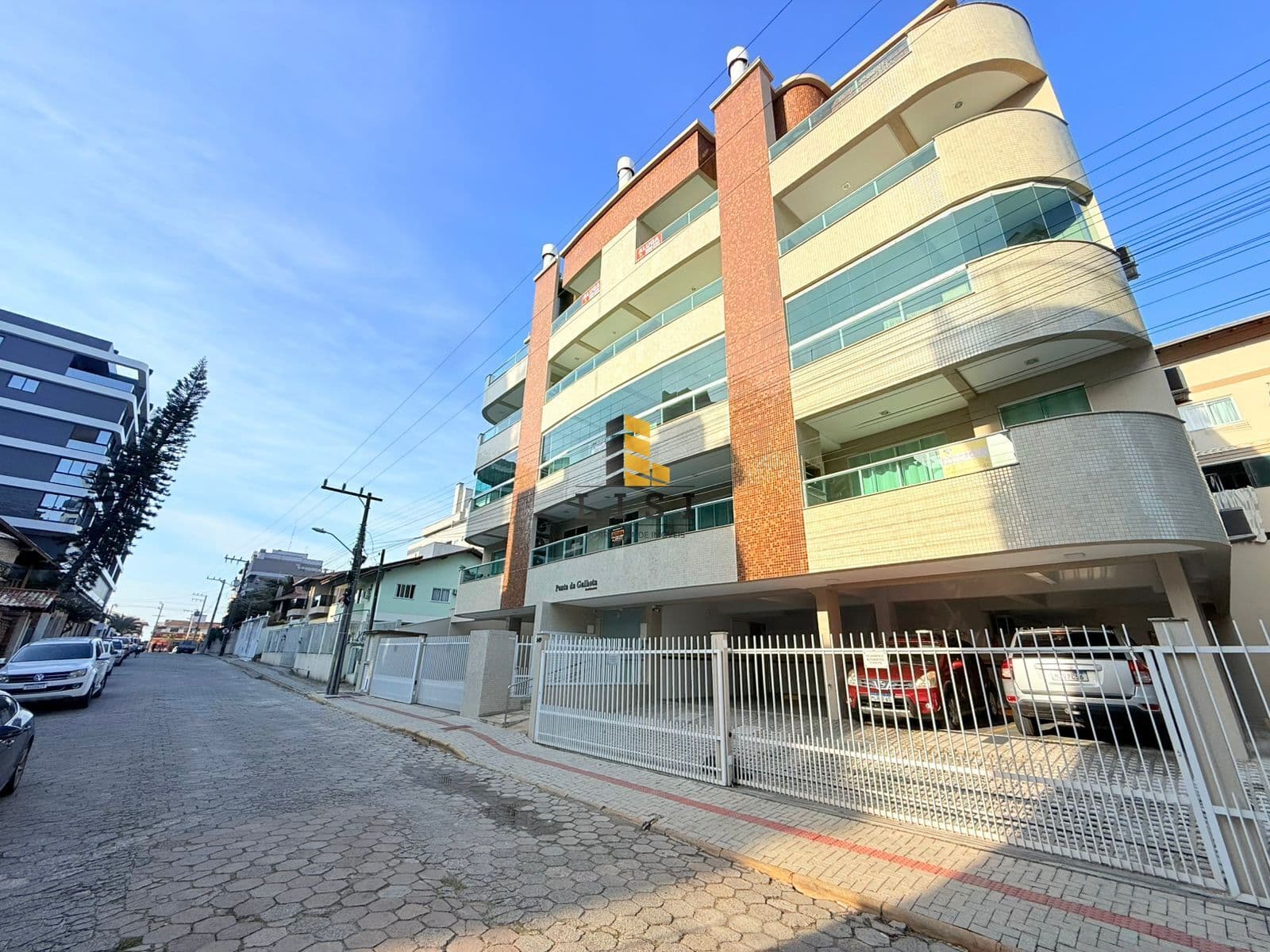 Apartamento com facilidade de pagamento à venda na praia de Bombas, Bombinhas/SC