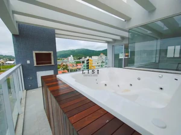 Cobertura Nova com SPA à venda em Bombas