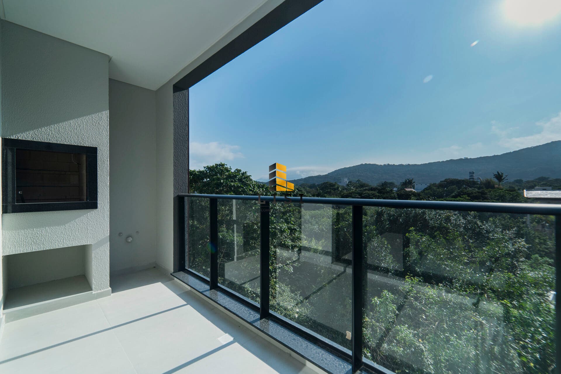Apartamento 2 suítes á venda em Mariscal