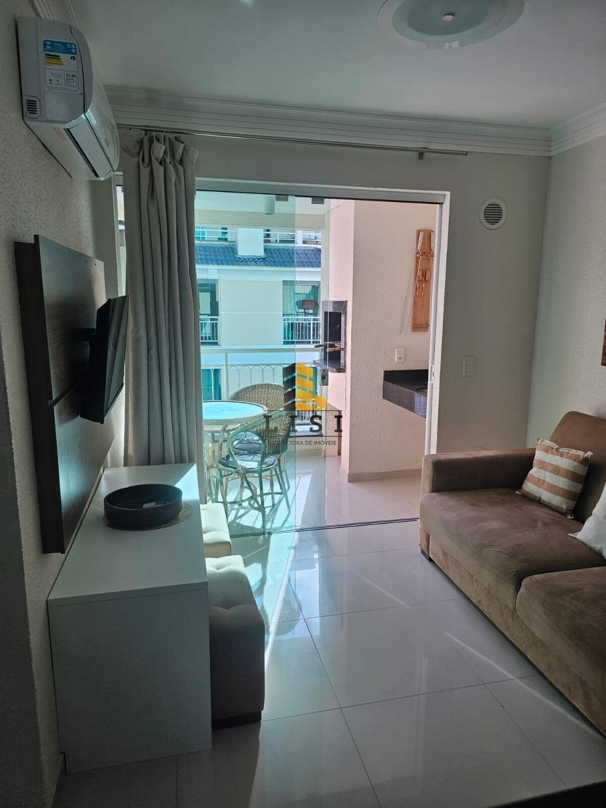 Apartamento com infraestrutura completa à venda na praia de Bombas, Bombinhas SC