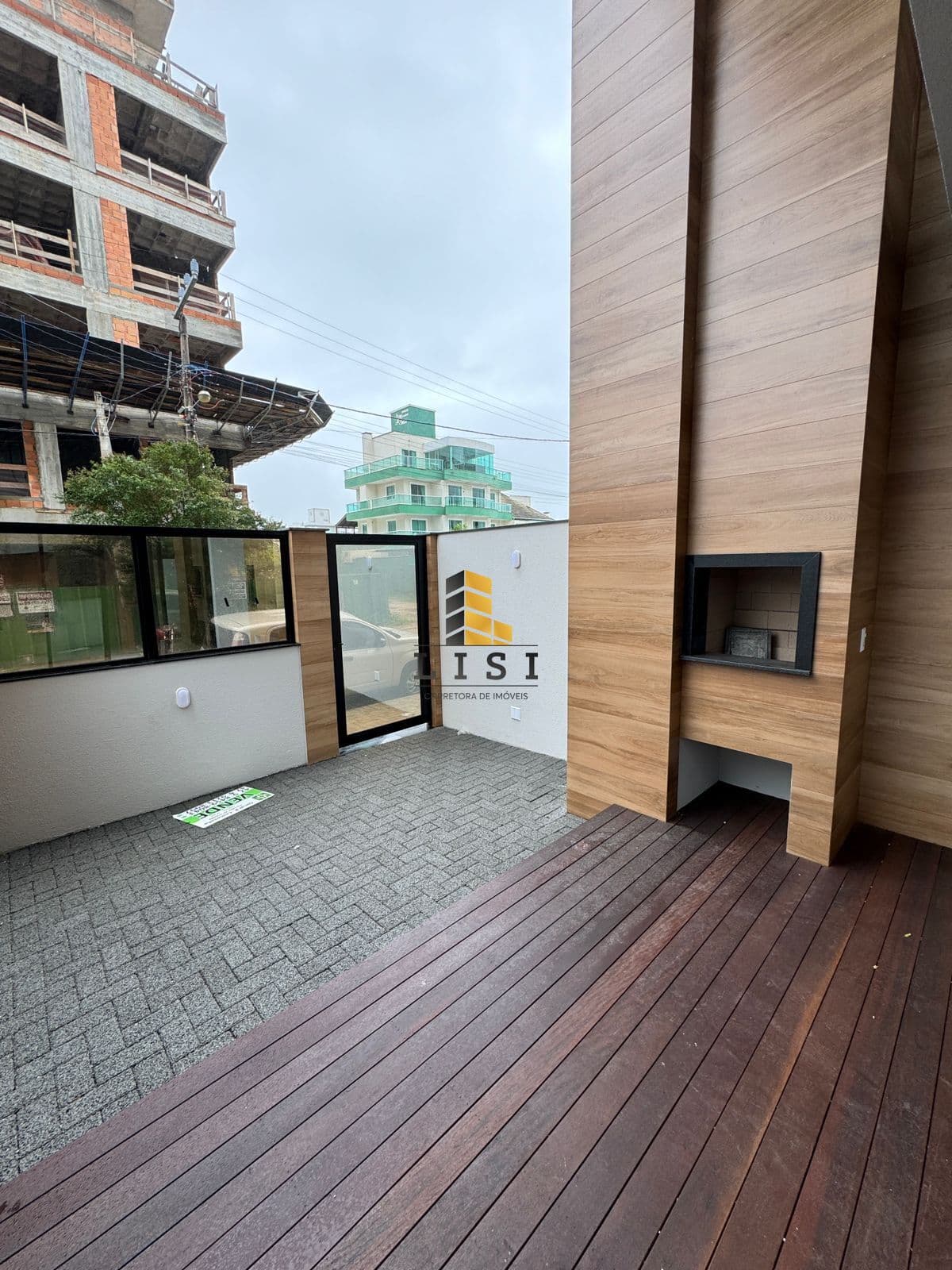 Apartamento Garden à 280 metros da praia do Mariscal com facilidade de pagamento