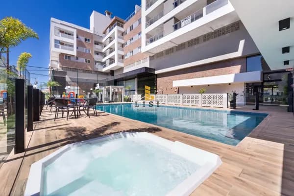 Apartamento Alto Padrão com aréa de lazer à venda na praia de Bombas, Bombinhas SC