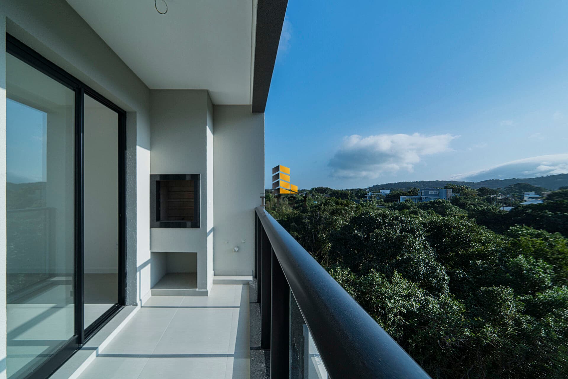 Apartamento Novo 2 suítes à venda na Praia do Mariscal