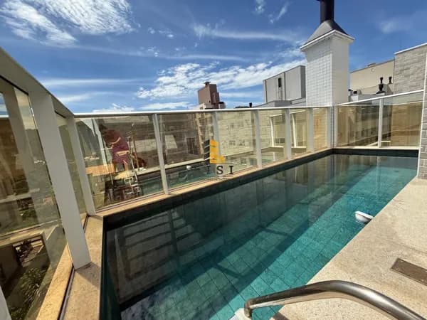 Cobertura com piscina privativa à venda na praia de Mariscal