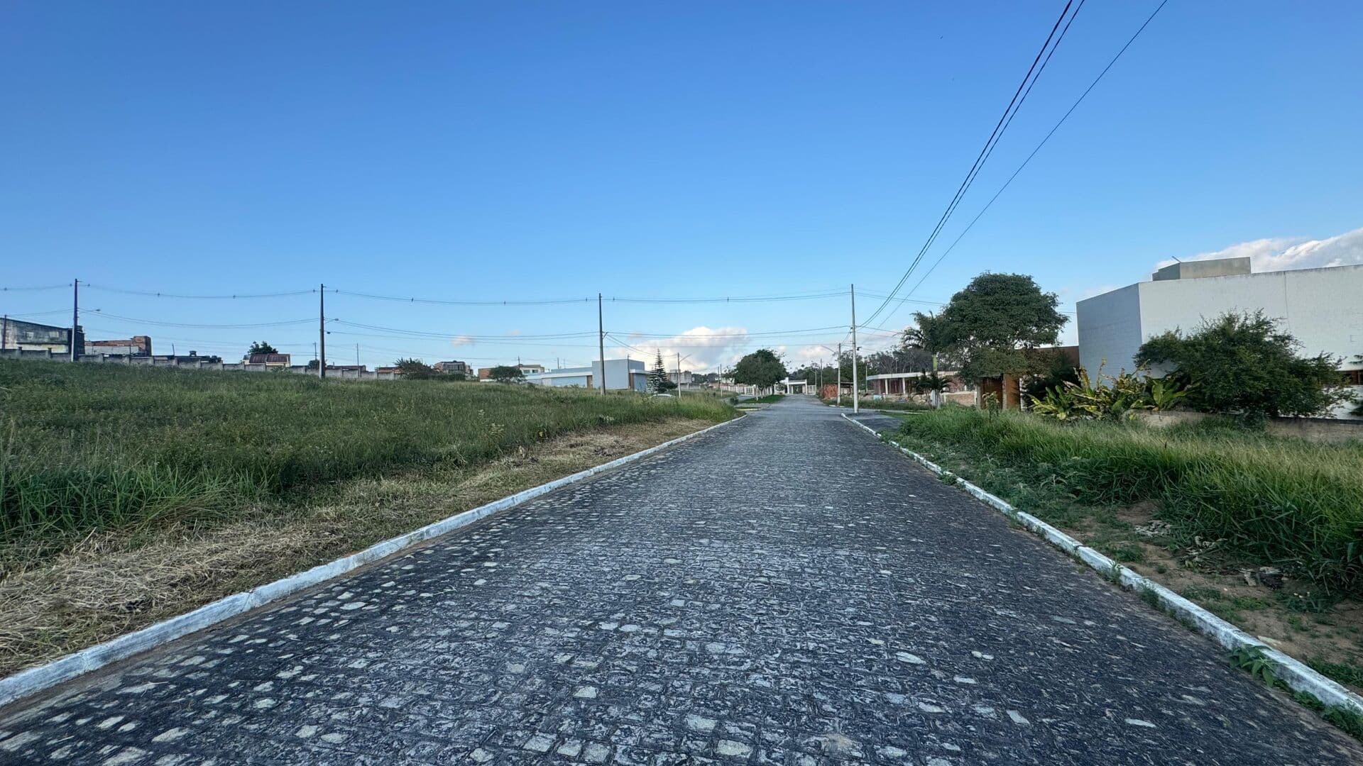 Terreno a venda por R$ 100.000,00 no Condomínio Anumará,20X40