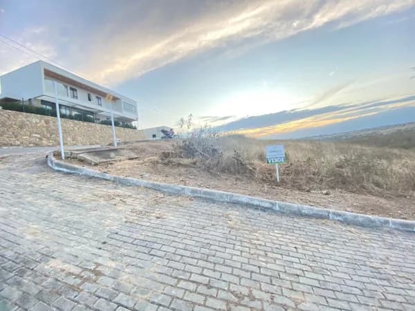 Terreno à venda, por 464,73m² R$ 120.000 - Condomínio Ville des Fluers - Garanhuns/PE