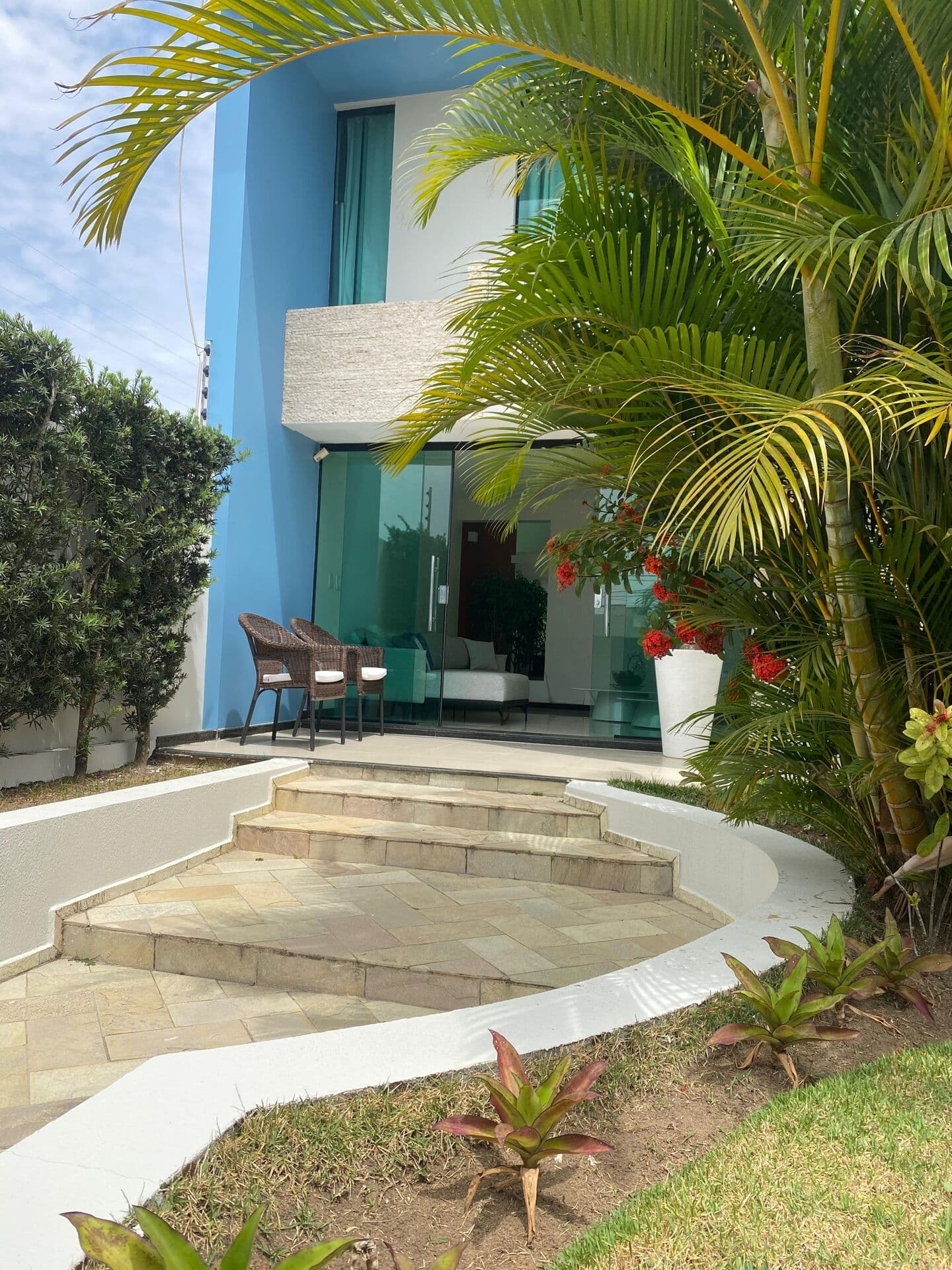 Casa Alto Padrão contendo 5 quartos com suíte 355 m² à venda por R$ 1.600.000,00 - Garanhuns/PE