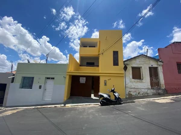 Casa com 2 andares bairro Santo Antônio por R$700.000,00 em Garanhuns-PE