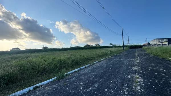 Terreno a venda por R$ 75.000,00 no Condomínio Anumará,661m²