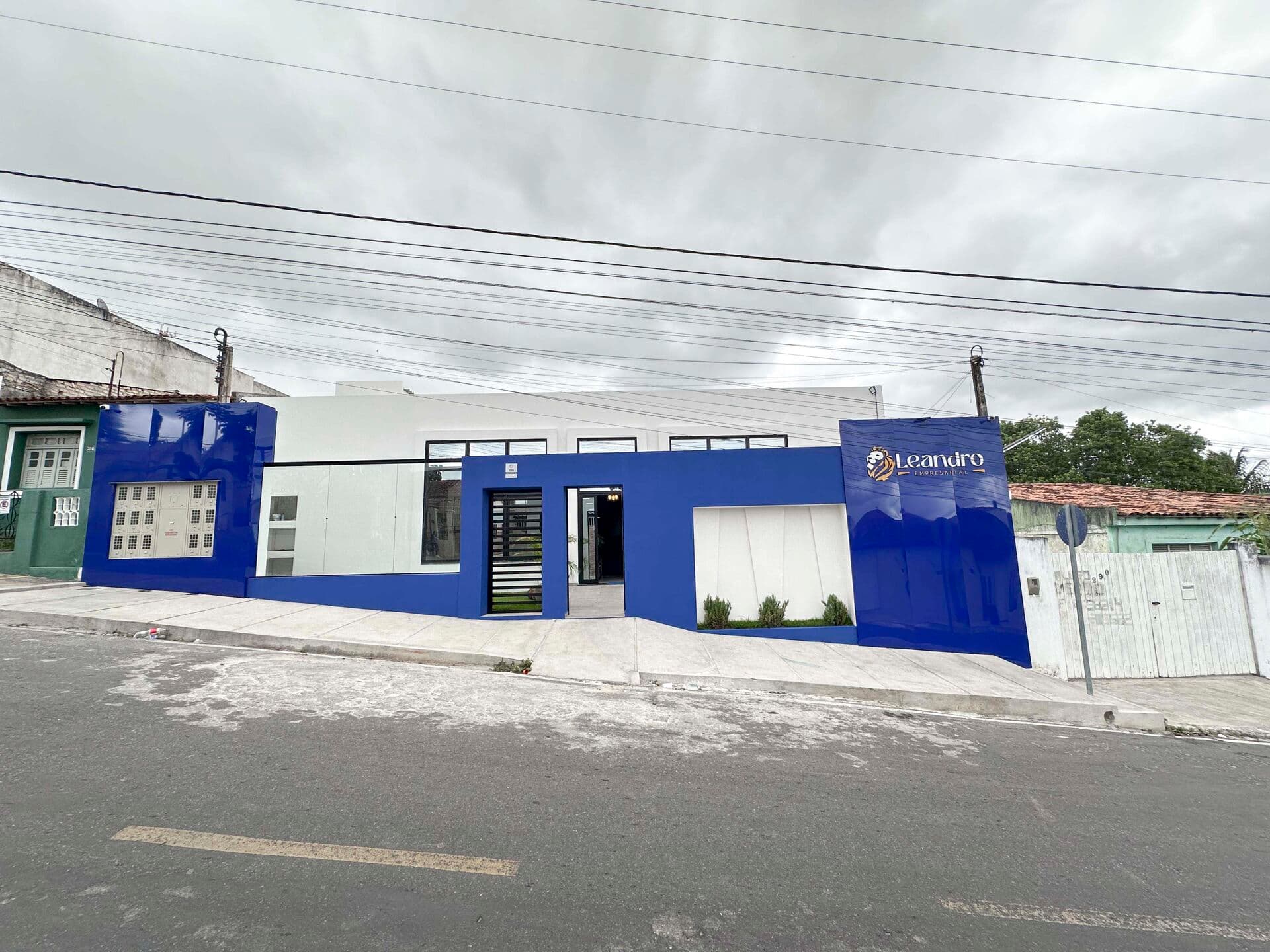 Sala Comercial aluguel por R$ 1.500,00 no bairro Aloisio Pinto