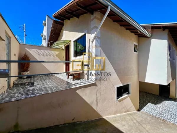 Casa em Poços de Caldas - Santa Ângela