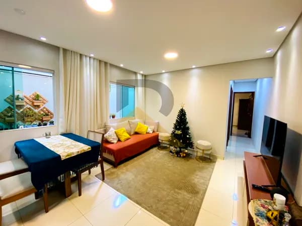 Apartamento 2 quartos com suíte e quintal privativo bairro Saúde em Pouso Alegre