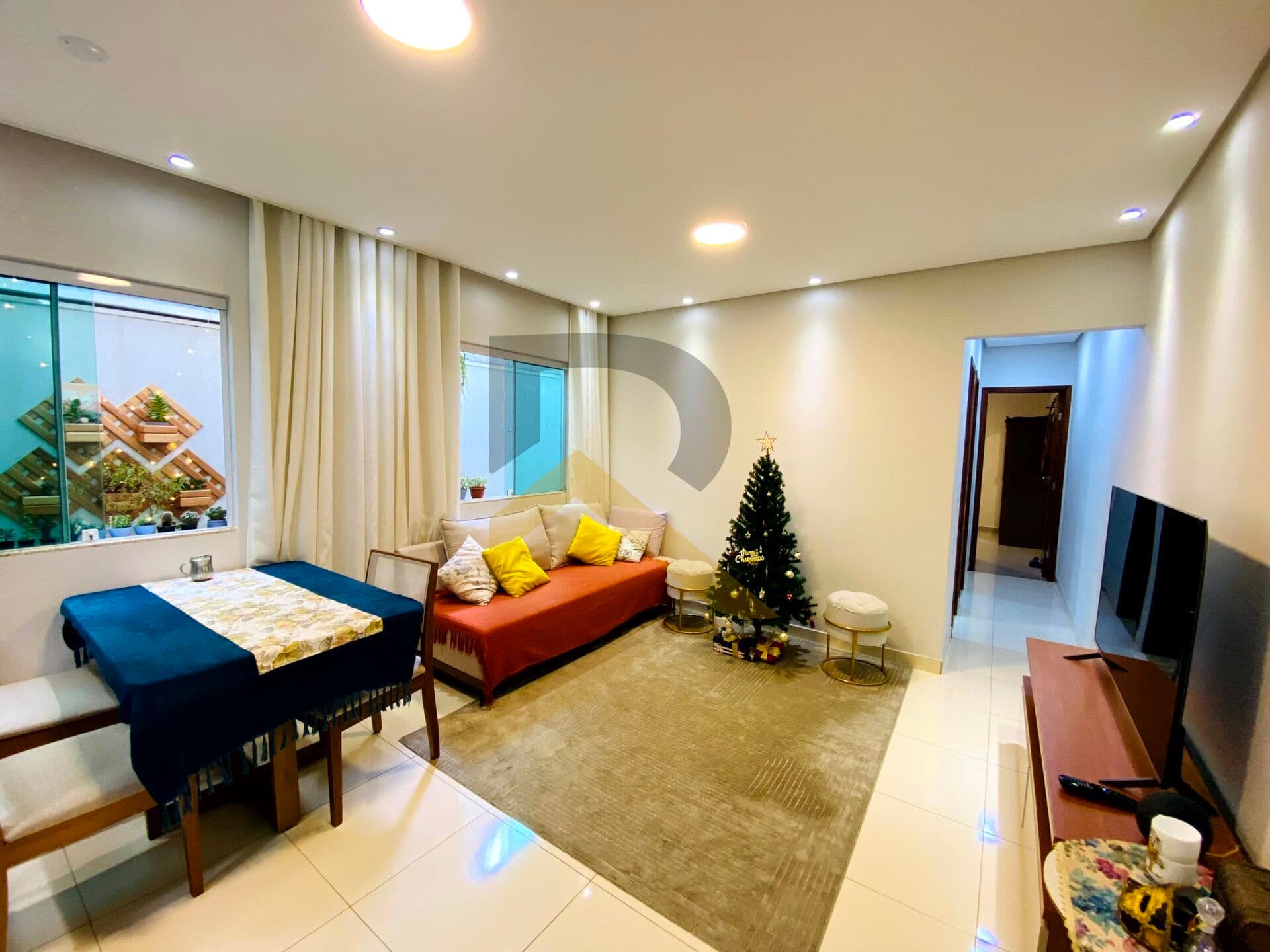 Apartamento 2 quartos com suíte e quintal privativo bairro Saúde em Pouso Alegre