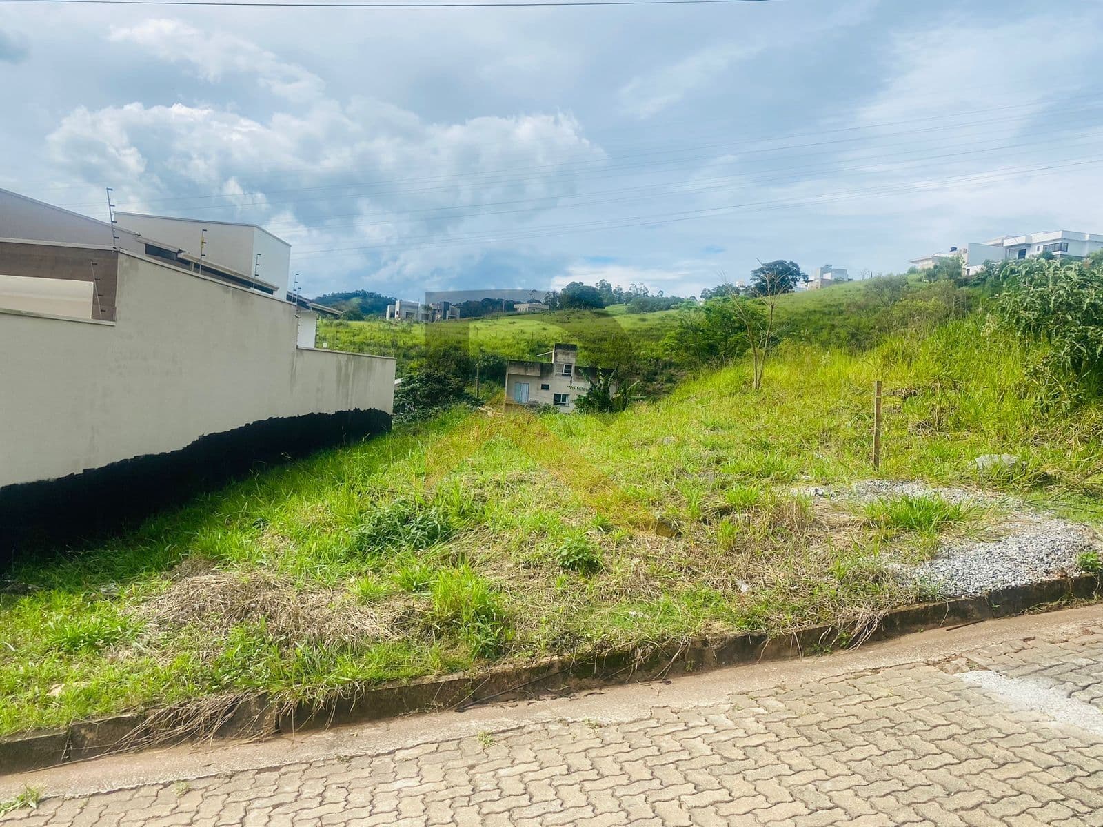 Terreno 300m² em localização privilegiada - Pousada do Campos III em Pouso Alegre