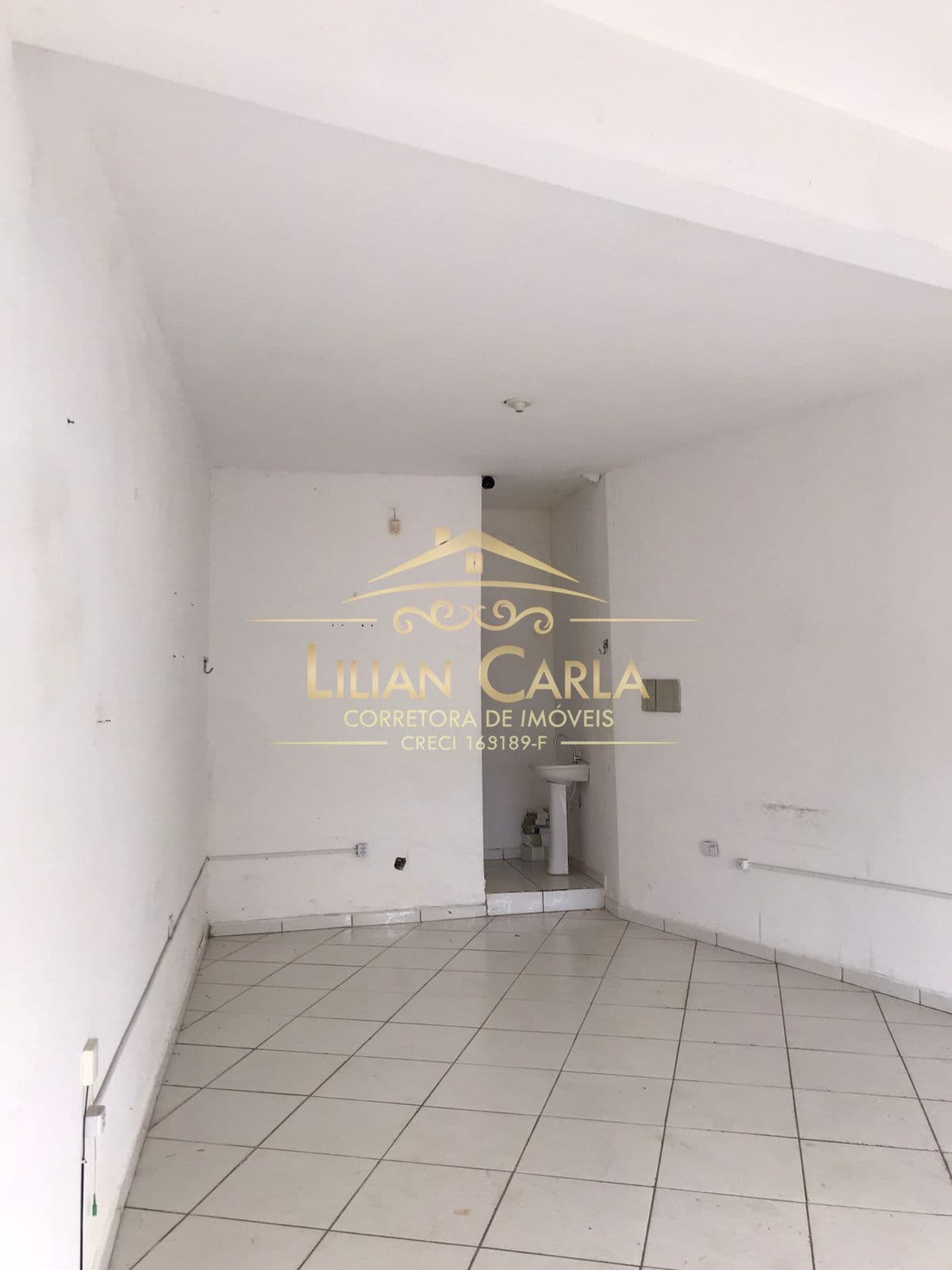 Sala Comercial para alugar em Mongaguá - Plataforma com 14,21m² por R$ 1.200,00