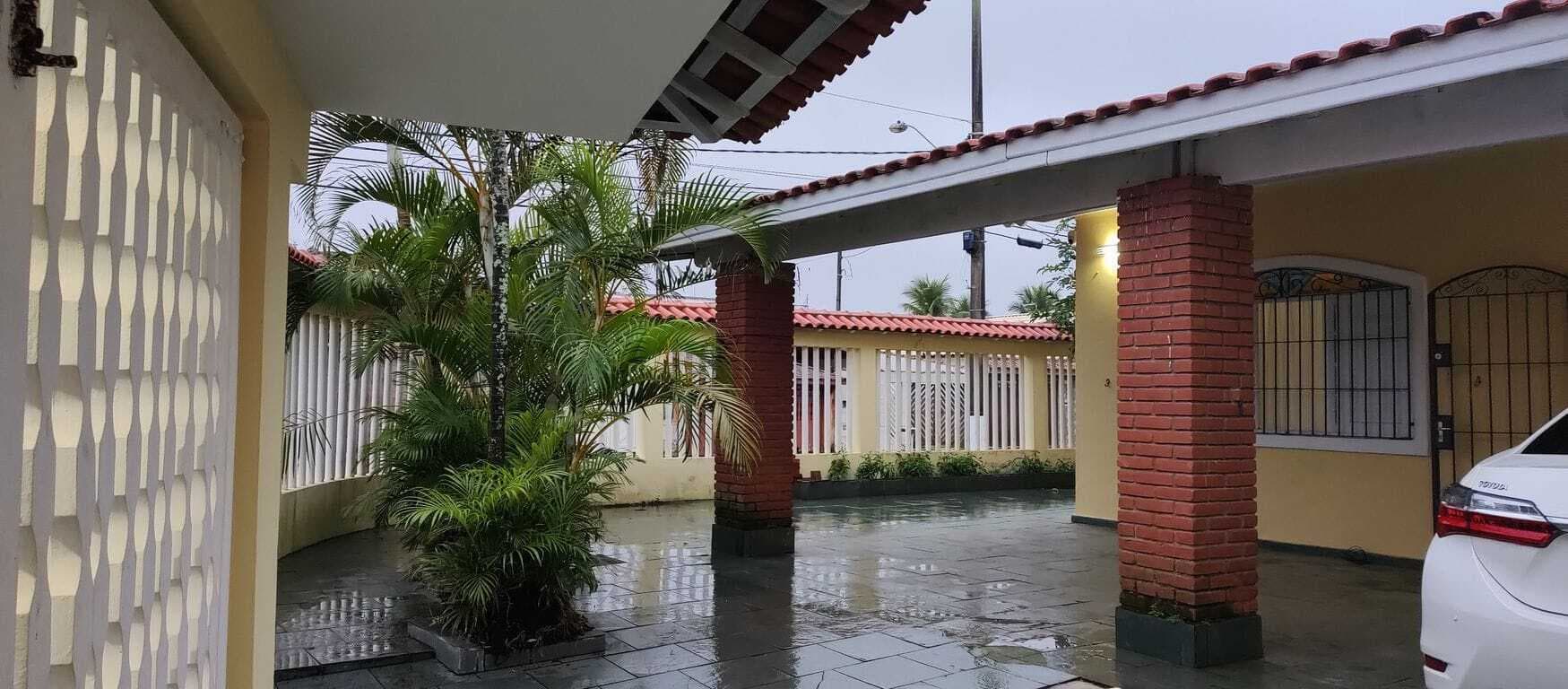 Casa para locação TEMPORADA em Mongagua LADO PRAIA com 4 dorm, 1 suíte