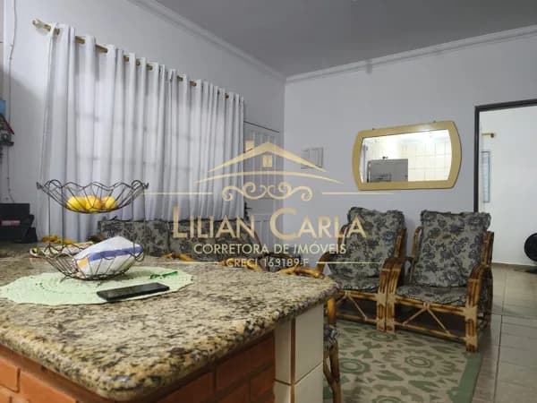 Casa à venda em Mongaguá com 2 dorm, 1 suíte por R$ 280 mil