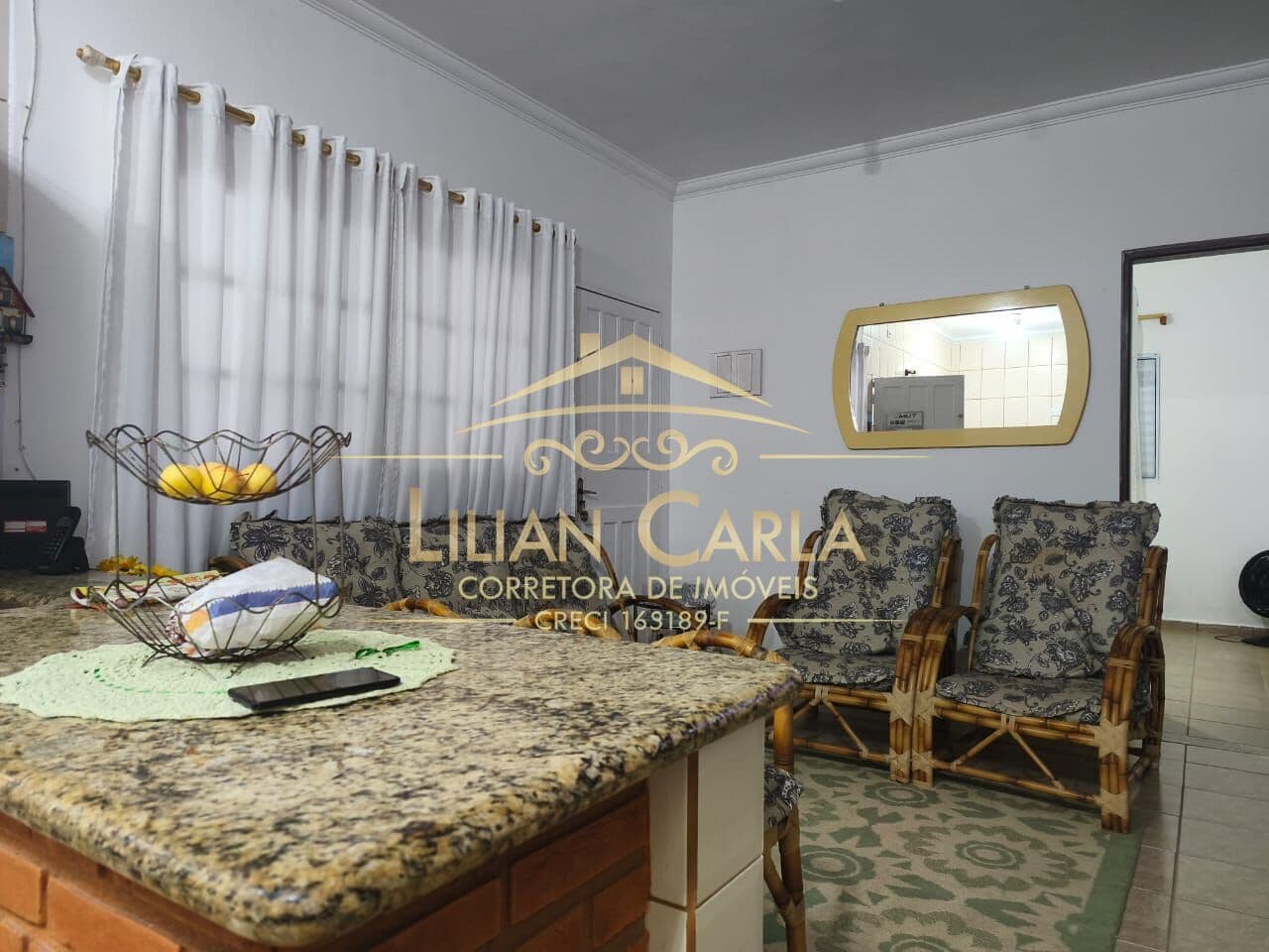 Casa à venda em Mongaguá com 2 dorm, 1 suíte por R$ 280 mil