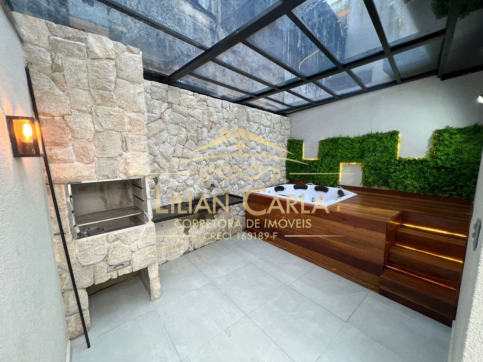 Casa luxuosa à venda em Praia Grande com Móveis planejados contendo 3 dorm, 1 suíte por R$ 820 mil!
