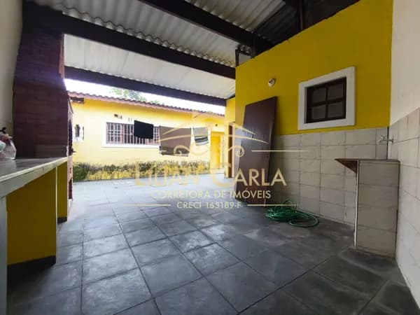 Casa à venda em Mongaguá lado praia com 3 dorm + Edicula por R$ 370 mil