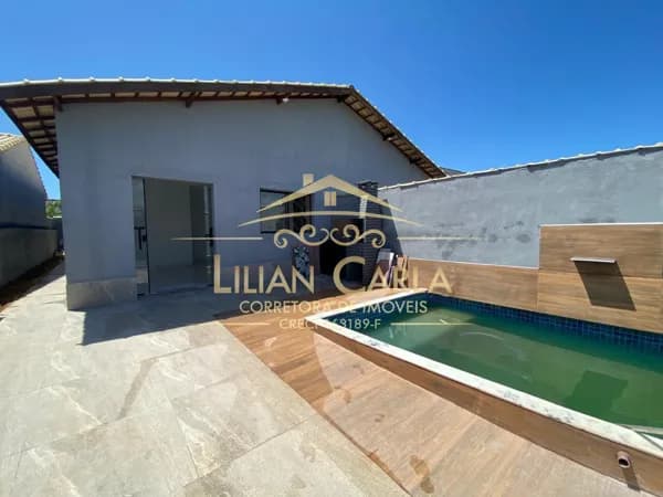 Casa à venda em Itanhaém com 2 dorm, 1 suíte e PISCINA por R$ 330 mil