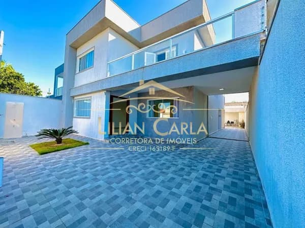 Sobrado de luxo à venda na Praia de Itanhaém com 4 suítes e Piscina por R$ 950 mil!