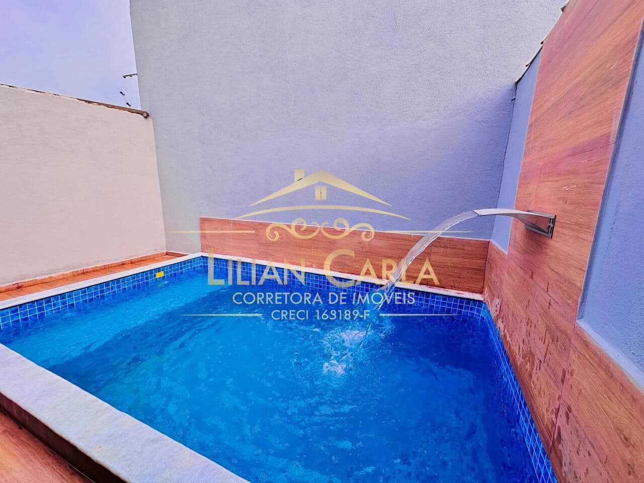 Casa à venda na Praia de Itanhaém com 2 dorm, 1 suíte e PISCINA por R$ 360 mil