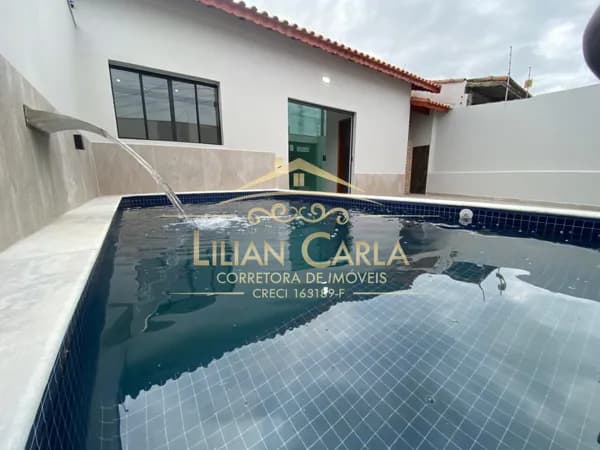 Casa à venda na Praia de Mongaguá com 3 dorm, 1 suíte e PISCINA por R$ 470 mil!