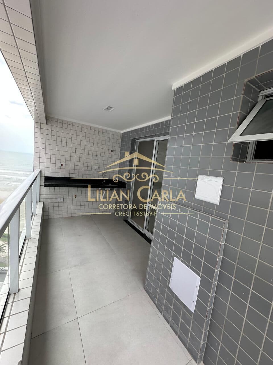 Apartamento à venda em Praia Grande com 1 dorm e Varanda vista mar por R$ 360 mil!