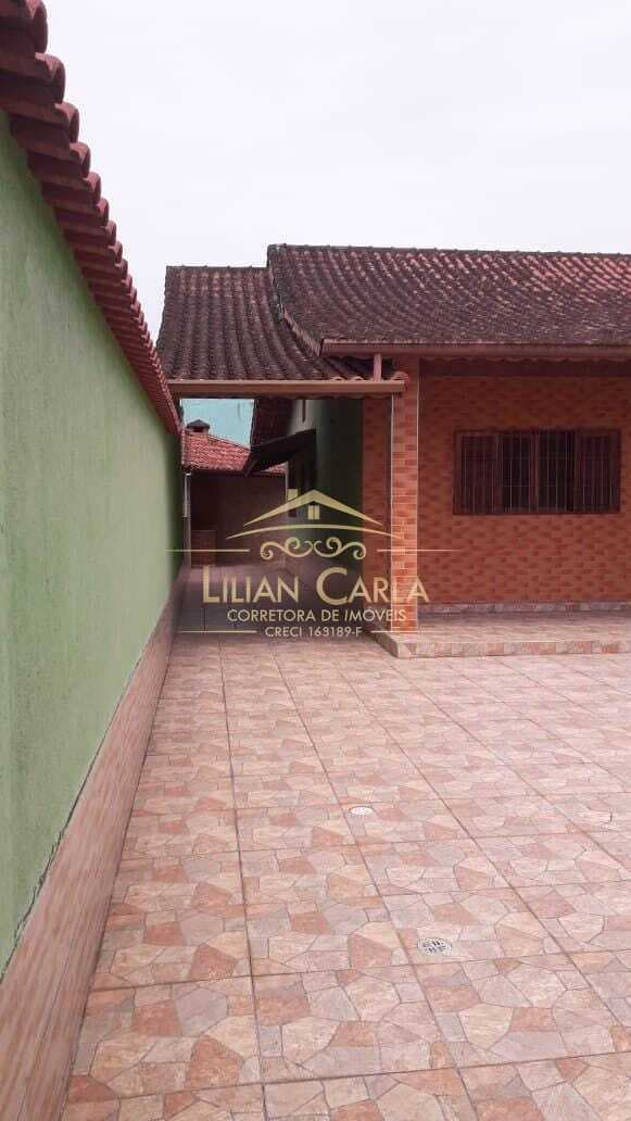 Casa à venda em Itanhaém com 2 dorm Garagem para 6 carros por apenas R$ 310 mil!!