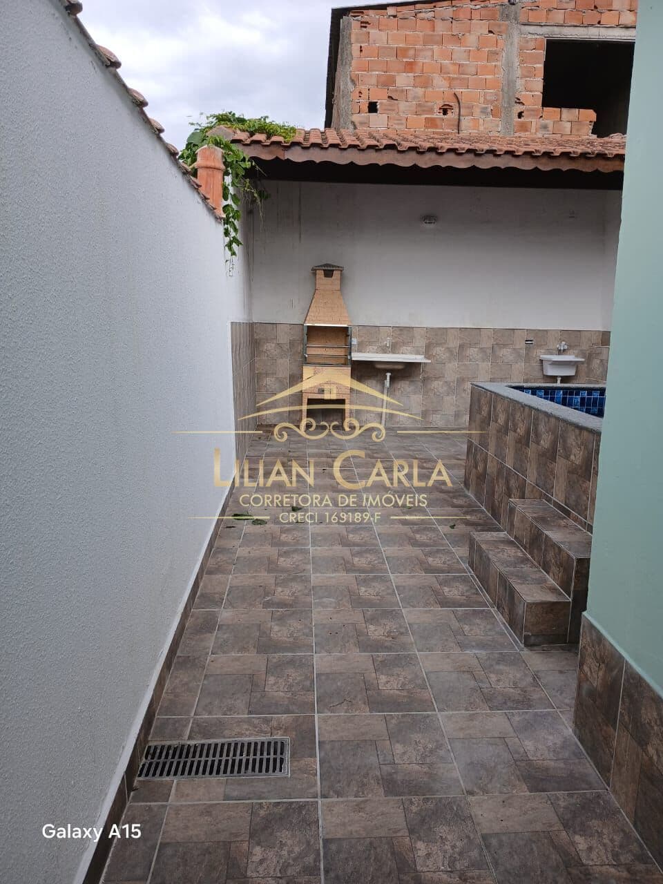 Casa à venda em Mongagua com 2 dorm, 1 suite, área gourmet + PISCINA por APENAS R$ 258 mil!